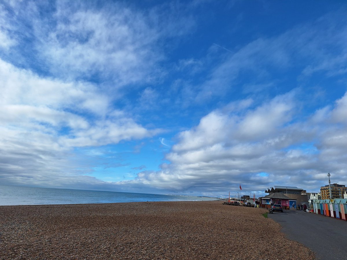 Simmoart's tweet photo. Hove today https://t.co/BlLybIdEmm