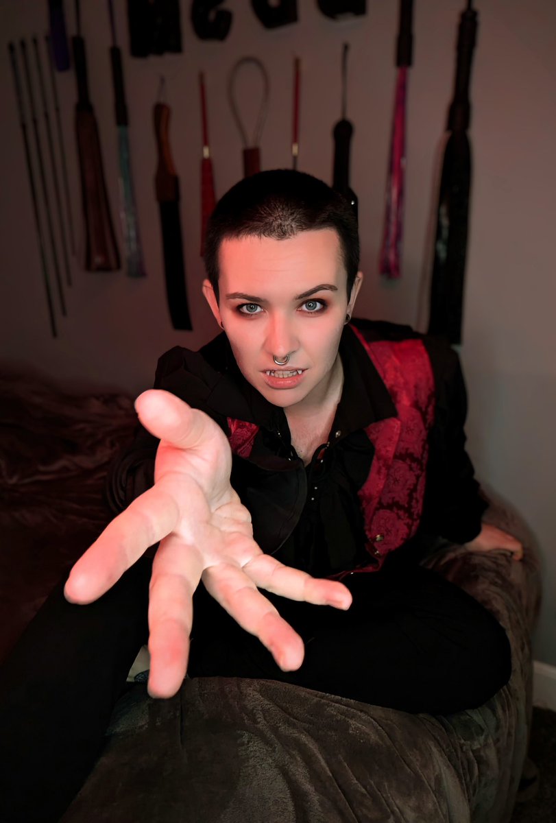 thenewguykai's tweet photo. Give me your hand and I’ll make this night unforgettable 😈 https://t.co/5L6n8JWo8p