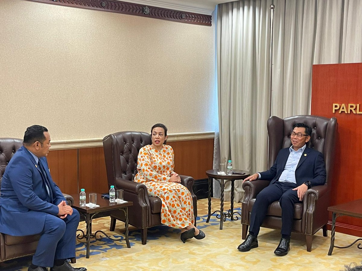 ShazelinaAbidin's tweet image. Late posting - too busy! 

Wednesday, 23 October 2024: 
Courtesy call on the Deputy Minister of Foreign Affairs, @MohamadHjAlamin. Let me put on record my appreciation for your support of my work at IDFR. We cld always count on you. 

#Canadabound
#courtesycall