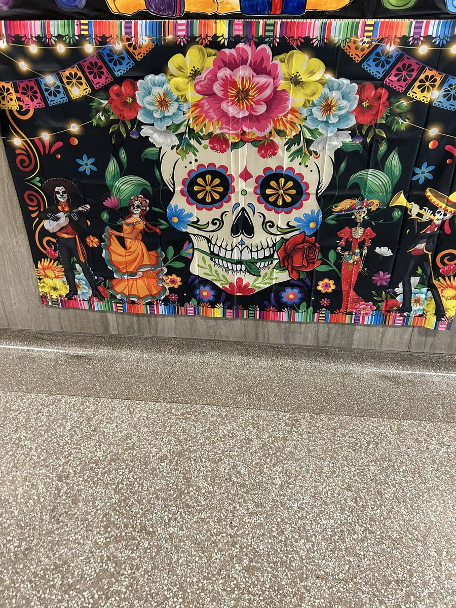 Veronic02015493's tweet photo. At Hiawatha, we embrace culture and community every day! This #DiaDeLosMuertos, our students engage in meaningful activities to learn about this beautiful tradition. From ofrendas to storytelling, we’re celebrating together. #hiawathapride #d100inspires https://t.co/Q1YshyQ2wm
