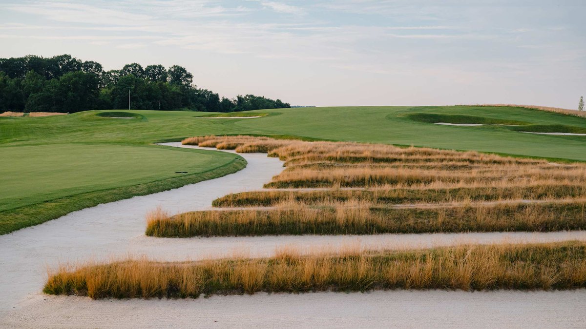 swingwalkrepeat's tweet image. All Grass Is Local: Oakmont Country Club dlvr.it/TFrbGp via @the_fried_egg
