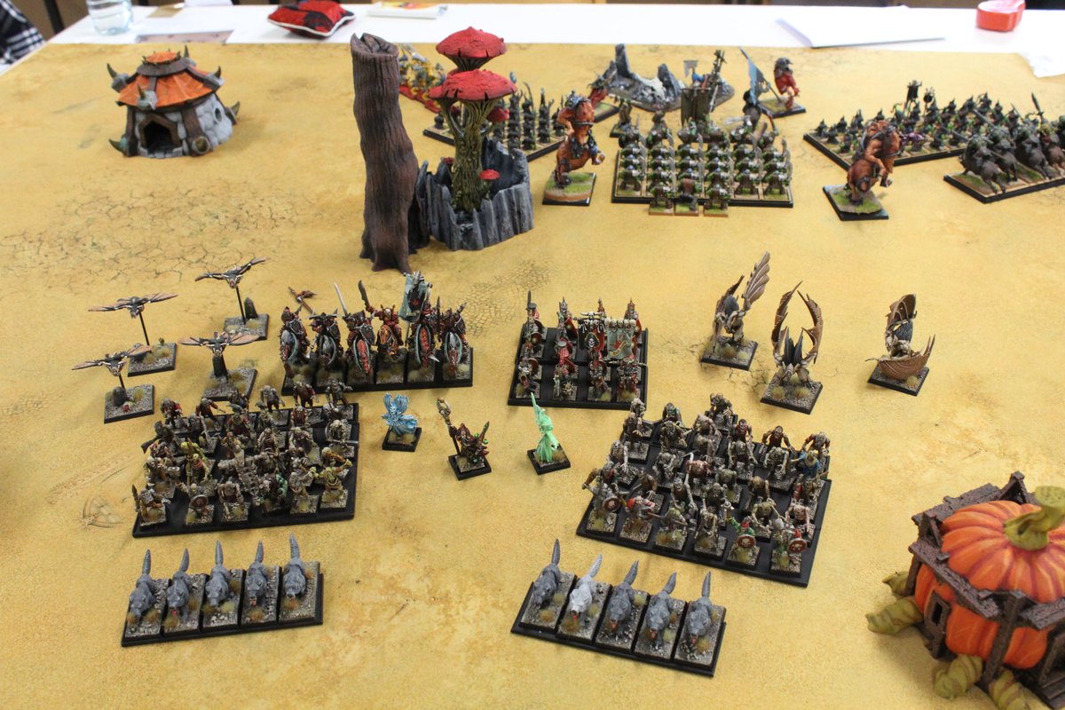 Seguimos!! Hoy, 16º clasificado del torneo #BERLANGASTOWCUP , Juanje! con sus condes vampiro!!!
Un ejército chulísimo sin dragón y con caballeros sangrientos 10/10, hay que seguir los pasos de este señor y caballero!!

<a href="/warhammer/">Warhammer Official</a> #tow #theoldworld #vampirecounts #condesvampiro