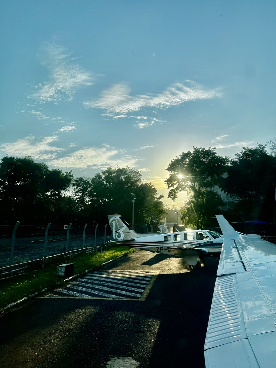 Día de vuelo👩🏻‍✈️👨🏻‍✈️🛩️

#pilot #pilotlife #piloteyes #aviation #aviacao #aviationlovers #piloto #femalepilot #aviacion