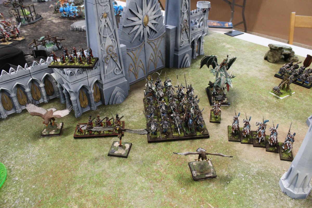 Llega el turno de los Altos Elfos de Eldereth que a pesar de la maldición del canal no se hicieron con la cuchara de palo en el #BERLANGASTOWCUP será cosa de ser mejor general que Garvec...
<a href="/warhammer/">Warhammer Official</a> #warhammercommunity #highelves #altoselfos