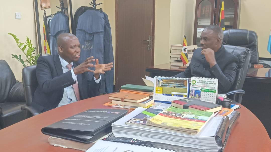 NkunyingiMuwad1's tweet image. #KITEEZI Landfill.I engaged the Lord Mayor Kampala and further held a phone inquiry with the Acting Executive Director KCCA on status, progress &amp;amp; preparedness to  Compensate Kiteezi victims/Landlords &amp;amp; future landfill management.

From the records Lord Mayor Showed me ,KCCA was