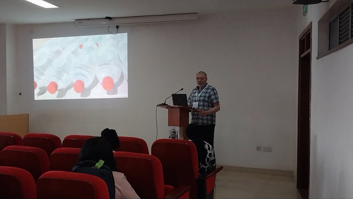 UONFST's tweet photo. From lab to community impact! Kevin McGuigan from the Royal College of Surgeons in Ireland dives deep into #SODIS research – using sunlight to disinfect drinking water. #PACN2024 @RoySocChem https://t.co/WRIxWKck0j