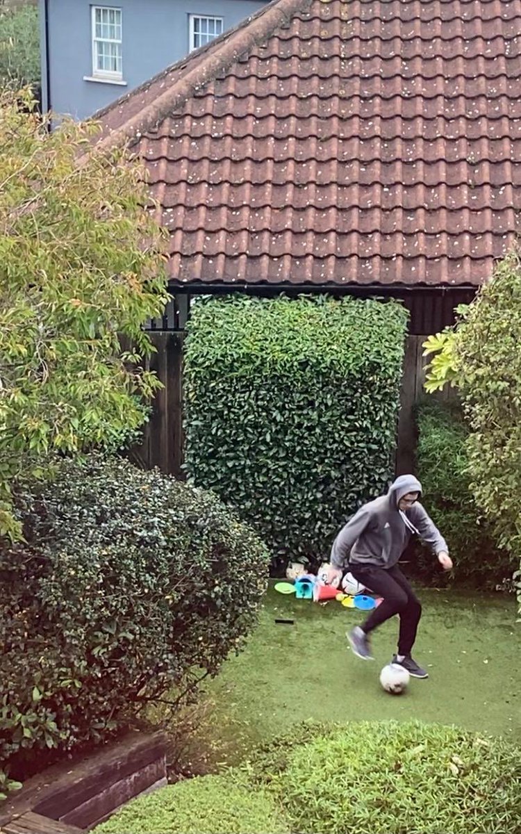 TobyRobins82958's tweet photo. Fitness, food and football. Happy Tuesday ๐
#healthy #hardworkcontinues #goals https://t.co/PWcz5w9fqI