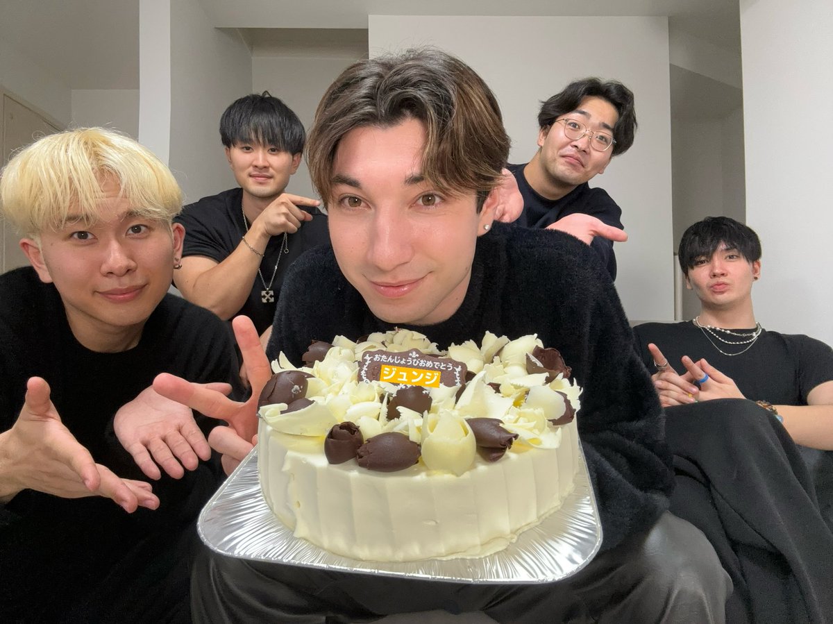 𝑪𝒉𝒆𝒂𝒑𝑩𝒓𝒂𝒊𝒏 (@luvsmax_x) / X