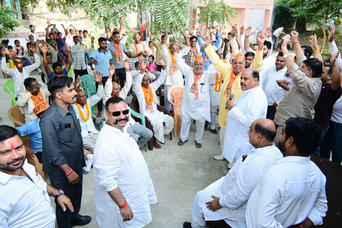 JaivirThakur's tweet photo. #जय_भाजपा_तय_भाजपा  
#खैर_विधानसभा_क्षेत्र के ग्राम  रुस्तमगढ़, बांकनेर,जामुनका, गंगई, रामनगर सहित विभिन्न ग्रामों में #भाजपा_प्रत्याशी श्री सुरेंद्र दिलेर जी के समर्थन में जनसंपर्क किया।

सम्मानित जनता के प्यार, स्नेह, आशीर्वाद एवं समर्थन से खैर विधानसभा क्षेत्र में भाजपा प्रचण्ड बहुमत से जीत दर्ज करने जा रही है।
