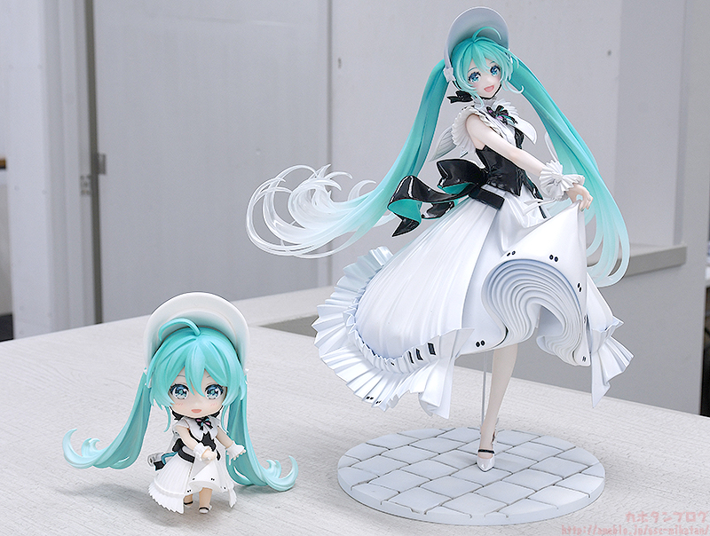 gsc_kahotan's tweet photo. 📝新商品ブログ📝

10月31日（木）ご予約開始♪
「初音ミクシンフォニー 2023Ver.」をご紹介
📖https://t.co/bW0Qgkf7me

▽記事内にてポイント解説▽
🎼公演ホールをイメージしたデザイン再現
🎼彩色でみせる色反射の妙
🎼港町の風を感じる軽やかさ
#初音ミクシンフォニー #Rella #グッスマ https://t.co/Pts9Zyiexo