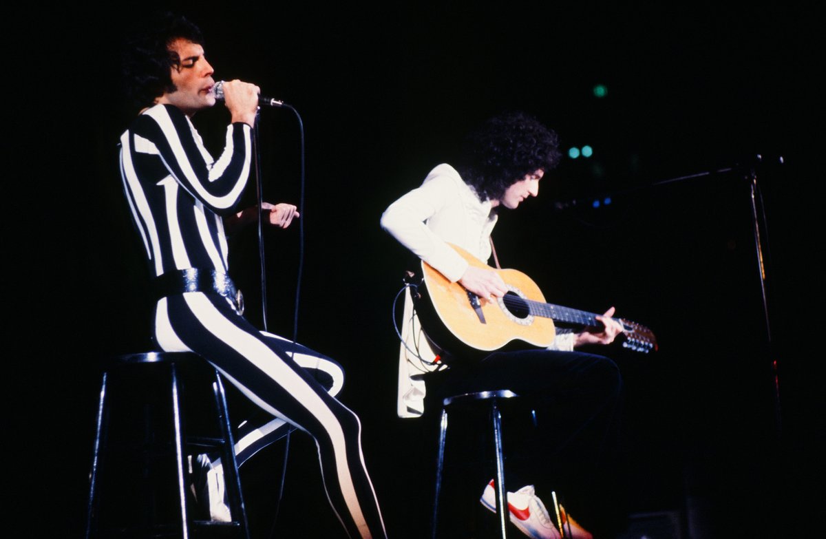 aqueenofmagic's tweet image. Love! #FreddieMercury #BrianMay