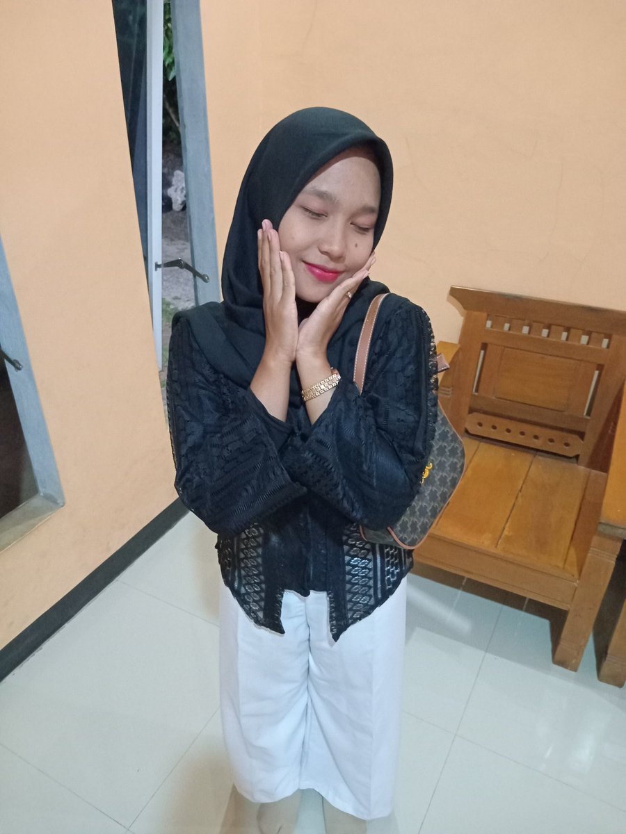 Mileakwsuper's tweet photo. Akhir2 ini kerap merasa sendiri hanya karena org lain ngasi masukan tp ga tepat waktu,kadang jg lagi cape kadang Yo ancen pgn misoh 🙃🥲
Gapapa,pelan² semua pasti berjalan sesuai alurnya. .. https://t.co/nMxNvgsYIJ