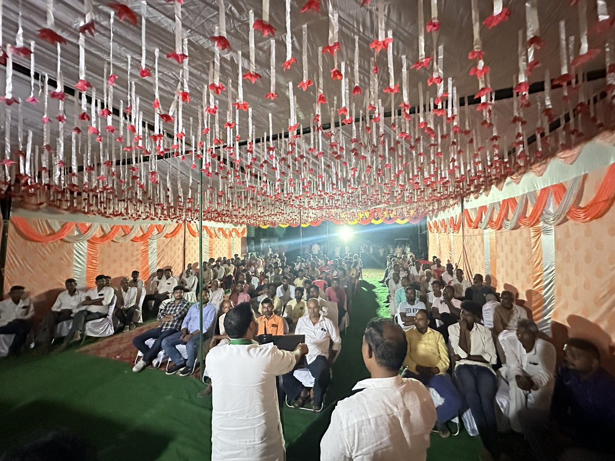 AnilKumarMZN's tweet photo. #मीरापुर_विधानसभा_उपचुनाव 
 रालोद #NDA प्रत्याशी श्रीमती मिथलेश पाल जी के समर्थन में गांव महाराजनगर में ठाकुर समाज के साथ सर्वसमाज की जनसभा को संबोधित कर भारी मतो से जिताने की अपील की। साथ सुप्रिया पाल जी, जिला पंचायत सदस्य राहुल ठाकुर जी, डॉ० बुद्ध सिंह जी आदि मौजूद रहे।
@narendramodi  @myogiadityanath @jayantrld  @MalikBirpal @kpmaurya1 @brajeshpathakup @Bhupendraupbjp  @idharampalsingh @drsanjeevbalyan @isomendratomar @KPMalik_BJP @PersannKumar_ @RLDparty @BJP4UP
