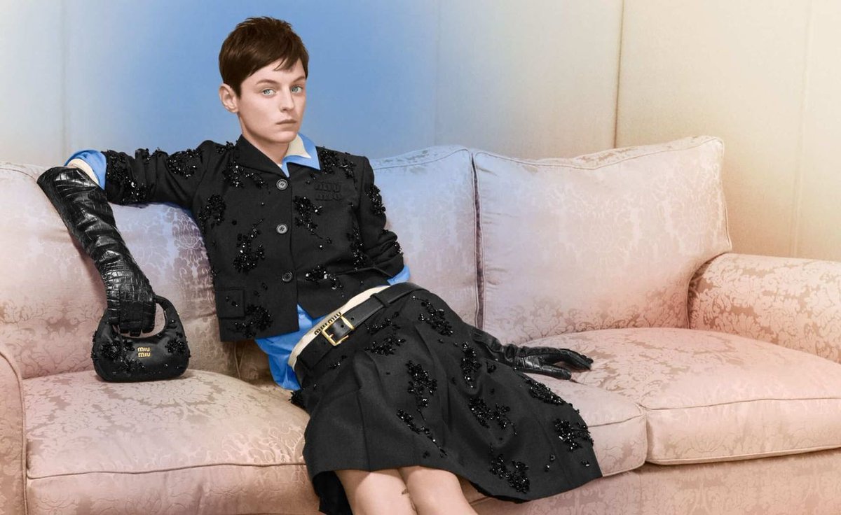 kendam_com's tweet image. Miu Miu Holiday 2024 Campaign shot by Lengua kendam.com/news/campaigns…

#MiuMiu #Holiday2024 #Campaigns #Fashion #Kendam