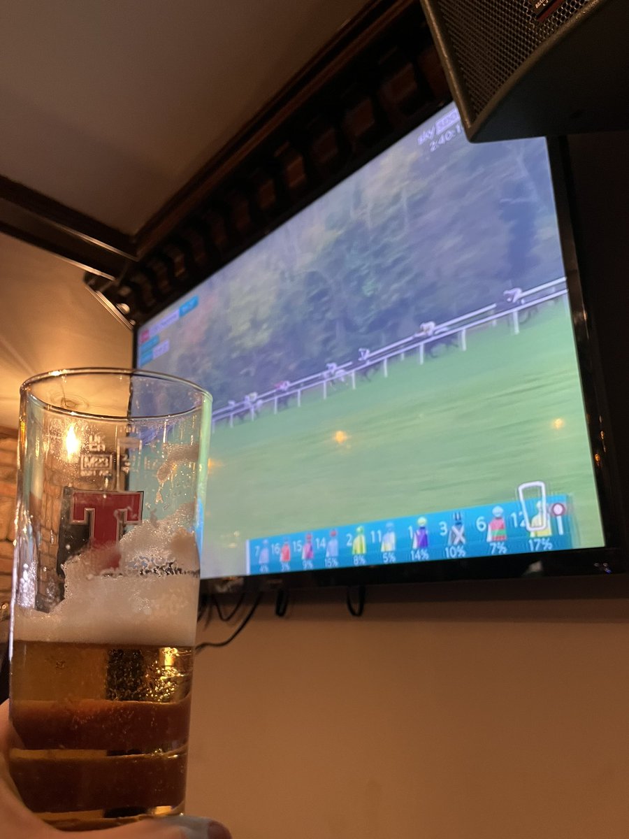 rhiannamcerlain's tweet photo. Must be Tuesday 🍺🐎 https://t.co/QJdFtwKzhp