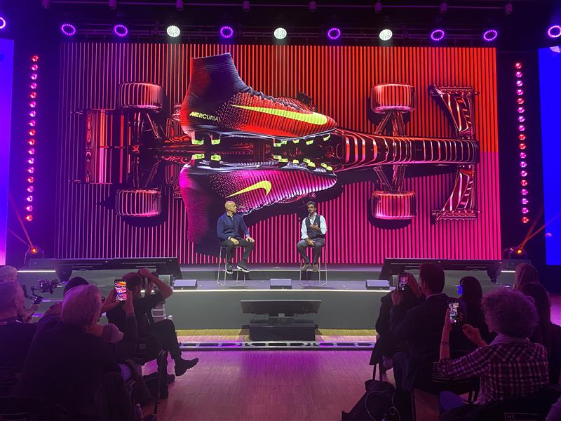 IABItalia's tweet photo. 🧠 È possibile "progettare" le emozioni? Ne parlano @g_hoffm e Giuseppe Stigliano sul palco di #INTERSECTIONS24! 🚀
#MAINSTAGE
#CREATIVITY https://t.co/EYb4nRENLN