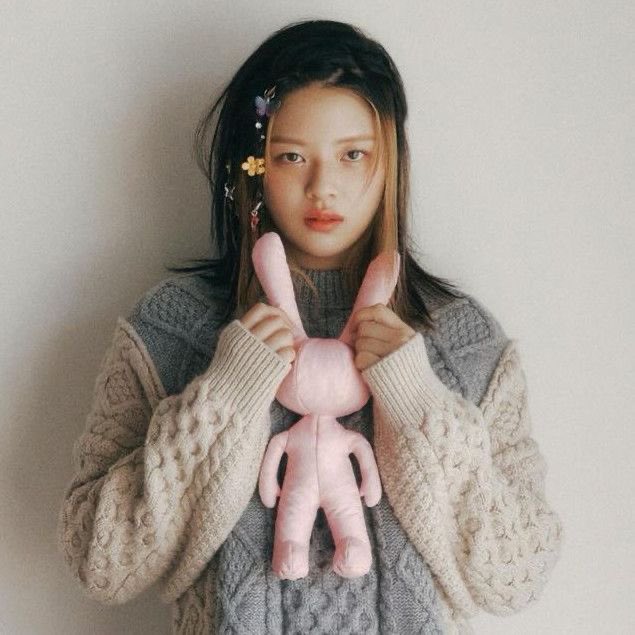 JEONGYEONBR_'s tweet image. 💚| CURIOSIDADE: JeangHuan estava cotada para debutar no New Jeans, mas por ser muito nova isso não aconteceu.

#JEANGHUAN #정연 #doubleIT #트와이스