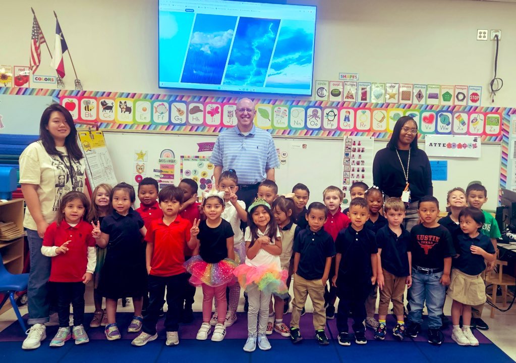 🌟 We had a special visitor today in our PK classroom! Mayor Jeff Bickerstaff joined us to read and share insights about his important job as part of our community helpers unit. The kids were thrilled to learn about how he helps the city of Sachse! 📚👨‍💼💙  <a href="/SCES_Scorpions/">Spring Creek</a>