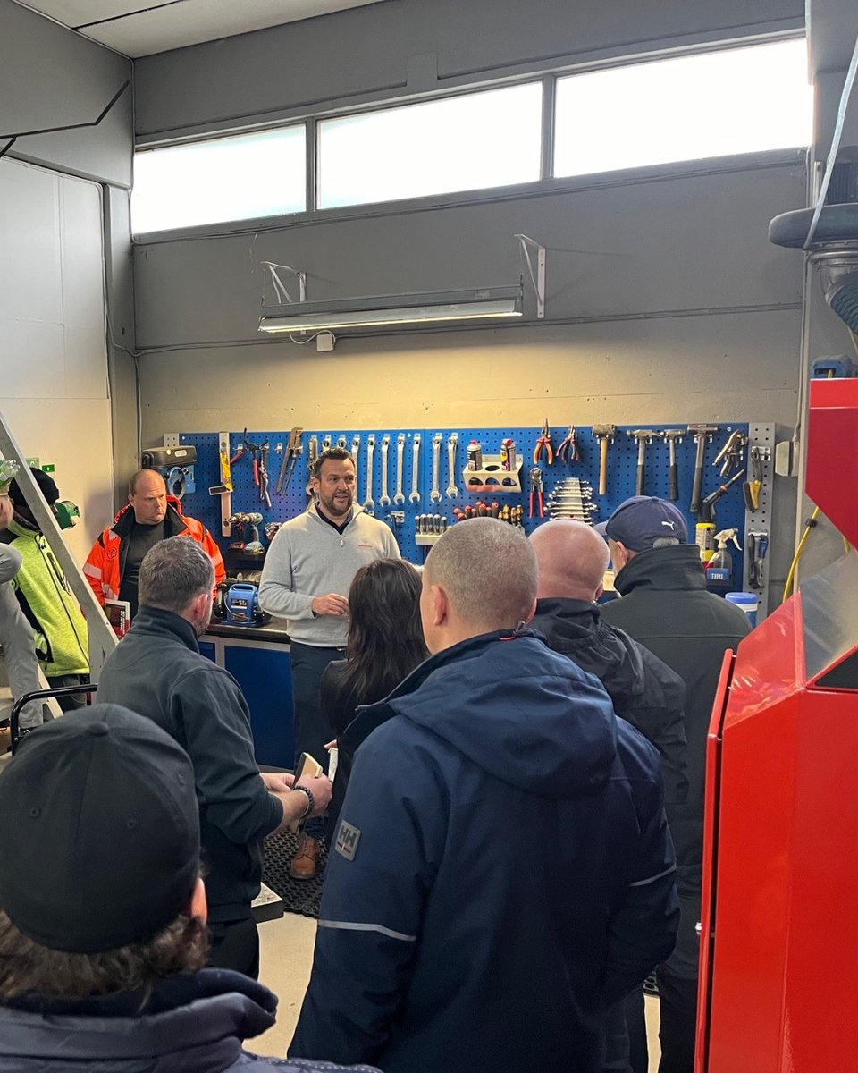 BernhardCompany's tweet image. Last week, we had a fantastic Demo Day at Oppegard Golfklub in Norway, organised by our partner Tveit Park. Around 40 participants joined to see the #Anglemaster 4100 and #ExpressDual 4300 in action, with hands-on demos showcasing their speed and ease of use.
  
From setup and…