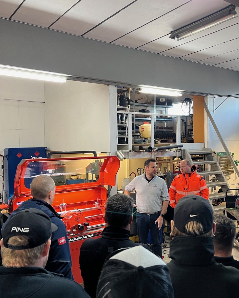 BernhardCompany's tweet image. Last week, we had a fantastic Demo Day at Oppegard Golfklub in Norway, organised by our partner Tveit Park. Around 40 participants joined to see the #Anglemaster 4100 and #ExpressDual 4300 in action, with hands-on demos showcasing their speed and ease of use.
  
From setup and…