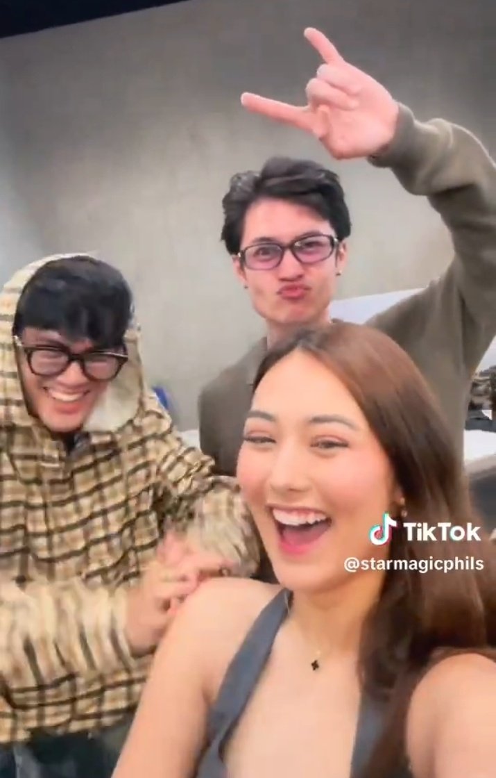 teramisucakexx's tweet photo. Our inseparable JDJ trio.

JASDY TWOGETHER https://t.co/Bl2g9gRQrN
