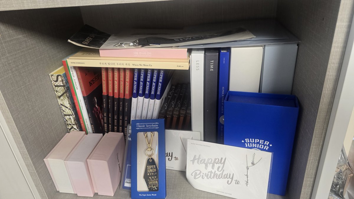 tlr8496's tweet photo. 이사해야되서양도합니다....
앨범은 각 1000원
목걸이18000원 팔찌는 15000원에판매 시원이만남았습니다
트로피 4만원
시원키링 만원
슈퍼쇼7 키링 이특 만원
많이사시면 에눌가능합니다
이사때문에 빨리팔아야되서 많이구매하시고 가격제시해주세요
#슈퍼주니어 #양도 #굿즈 https://t.co/W1UD3vPS5P