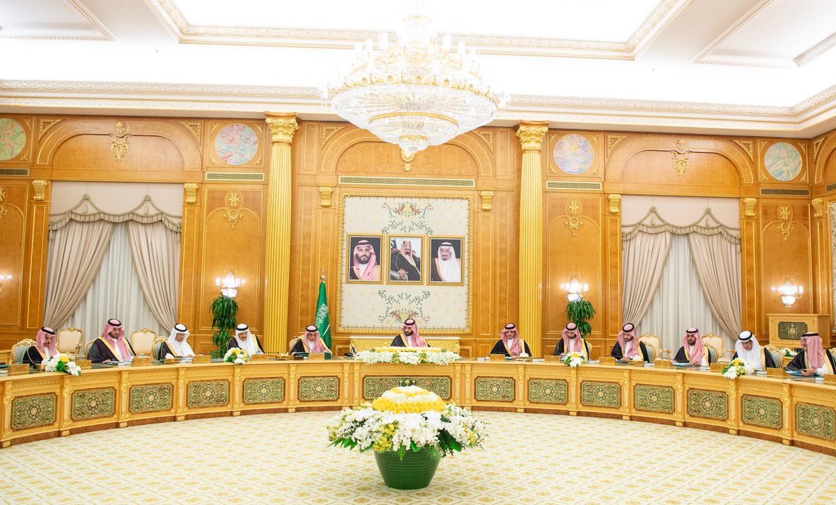 #مجلس_الوزراء يثمّن رعاية #خادم_الحرمين_الشريفين لأعمال النسخة الأولى من "الملتقى الدولي للمسؤولية الاجتماعية"، ويشيد في هذا السياق بما تضمنه من توقيع مذكرات تفاهم ومناقشات ستسهم - بمشيئة الله - في فتح آفاق جديدة وفرص مستقبلية لاستدامة التنمية الاجتماعية: بما يعزز جهود المملكة