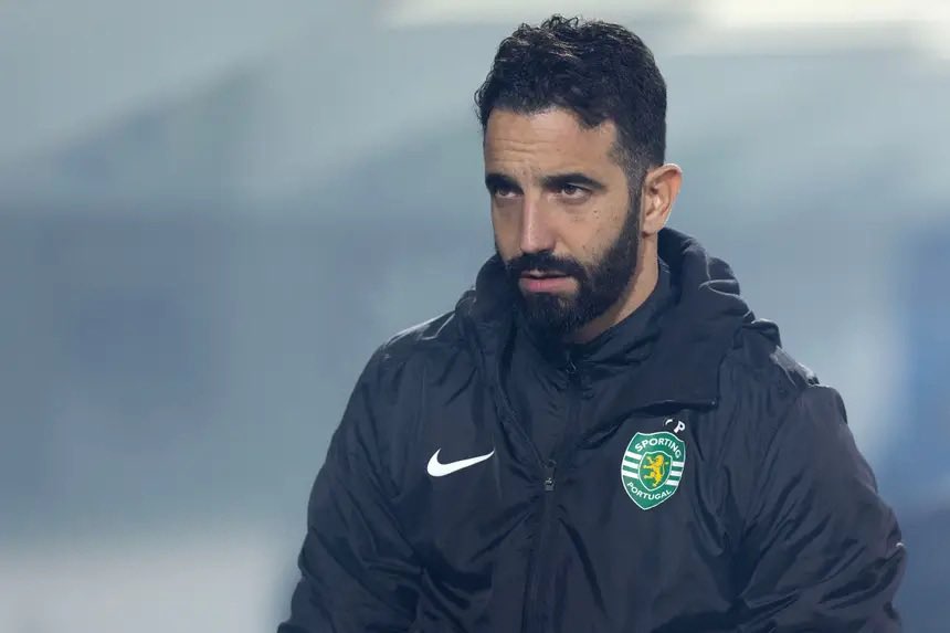 Custa-me acreditar que haja Sportinguistas (felizmente poucos) a chamar tudo e mais alguma coisa ao Rúben, por aceitar sair agora para o Manchester United.

Que treinador é que podem dizer que não a um dos clubes com mais história do mundo, com mais dinheiro e com mais adeptos? A