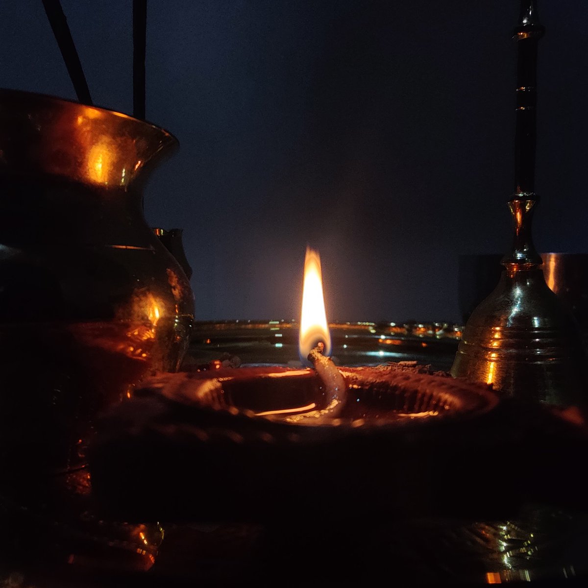 ManishJohari8's tweet photo. Dhanteras ki Shubhkamnaye 🙏🏼
May Lord Dhanvantari shower Health, Wealth &amp; Prosperity on all of you 🙏🏼

#dhanteras #nofilter #noedit #lorddhanvantari
#festivalsofindia #happyfestivities #_soi #festivaloflights #oneplusindia #oneplus9pro https://t.co/u8pt1teIKa