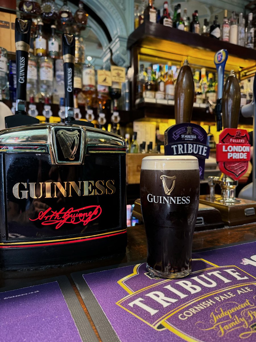 Coach &amp; Horses - Covent Garden, London.

🥛

#Guinness #PintsofG #PintsoGuinness