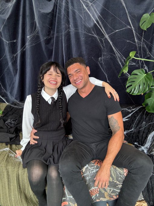 2 pic. I’m like Wednesday Adams if she smiled and straddled — I mean sat next to — @Andres_Stones https://t