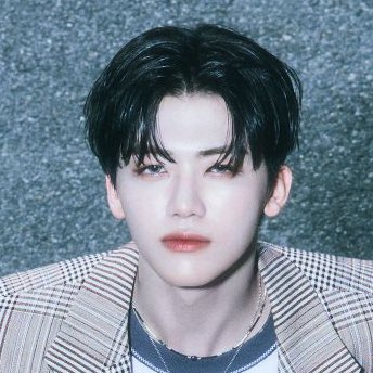 아 얼굴 기 살아… 😍