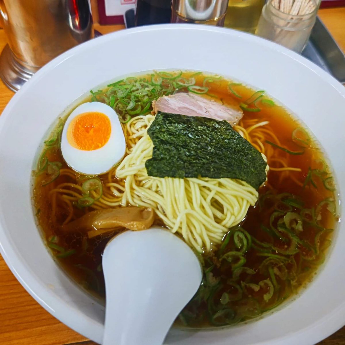 nobuyahida's tweet photo. 先週、個人差はあると思いますが東京のチャーハンランキングで一番の本駒込にある #兆徳 に行ってきた！
軽い気持ちで行ったけど…舐めてたわ💦
２時間半並びました😅
でも全部、美味しかったからOK👍️
特に玉子チャーハン(塩味)と揚げ餃子が美味しかったぁ！#兆徳玉子チャーハン #兆徳の揚げ餃子 https://t.co/62n8YOUFnL