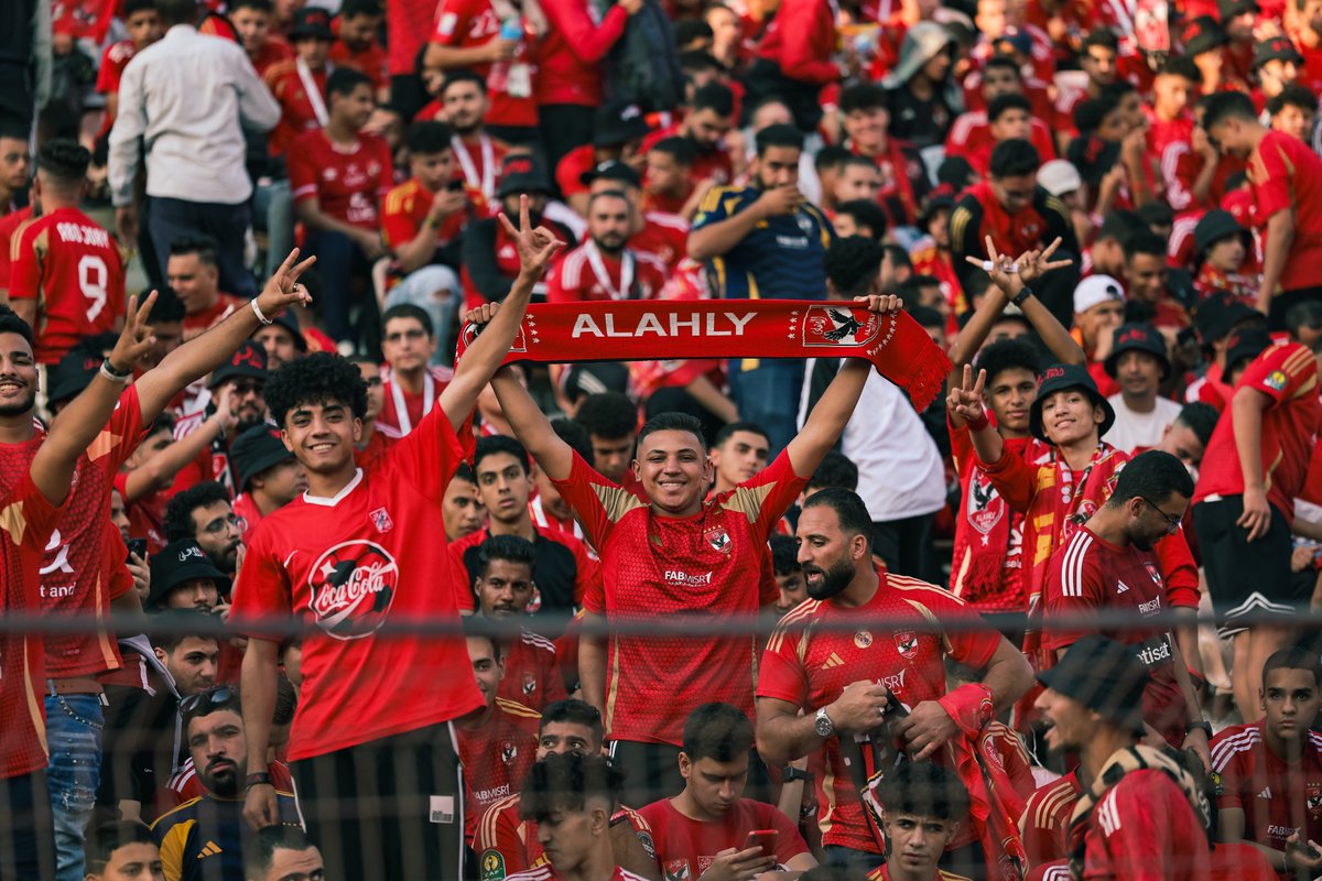 AlAhly's tweet photo. من كل مكان جايين للأهلي ❤️🦅 https://t.co/rQY39o9qVN