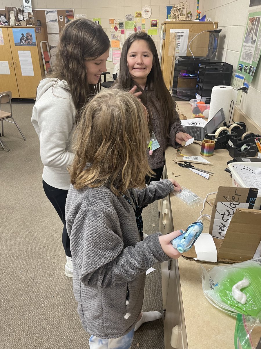 MoersfelderMrs's tweet photo. My 6th grade students have been hard at work designing prototypes for an ankle foot orthosis. #Marlowe158 https://t.co/AWsz9tdZod