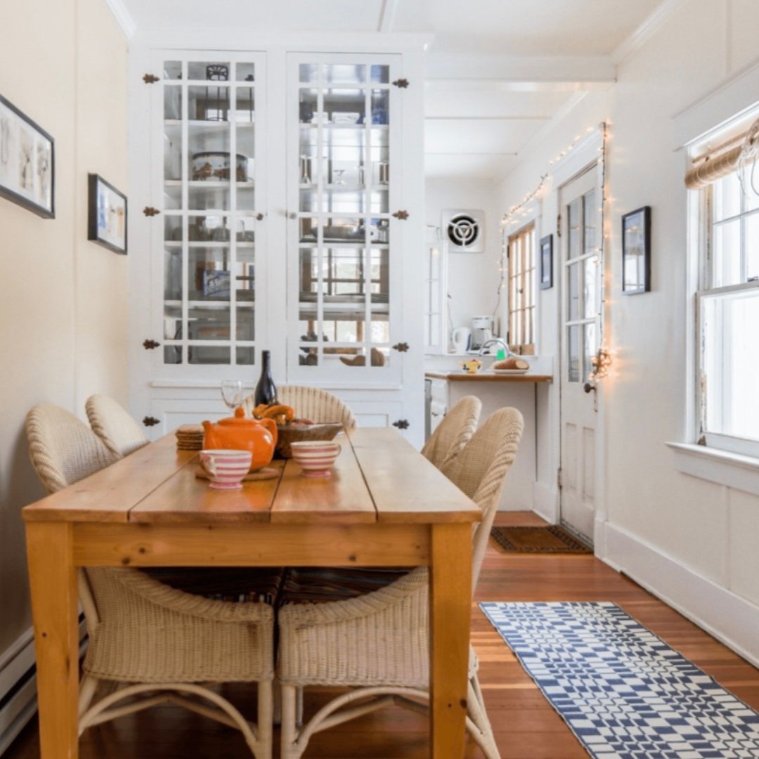 GoCottage's tweet image. Beautiful interior views 😍

🏡 We have select openings coming up. The perfect winter getaway awaits in Lake Placid! 

Book now - go-cottage.com/reservations/
-
-
-
#LakePlacid #LakePlacidVacation #GOCottage #NewYork #NYVacationRentals #NYFall #Cabins