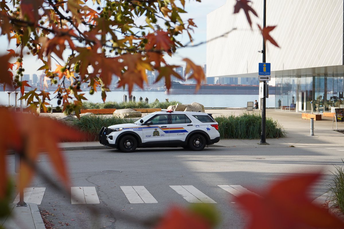 Friendly reminder for Halloween celebrations: Fireworks are prohibited on Sḵwx̱wú7mesh reserve lands and in <a href="/CityOfNorthVan/">City of North Vancouver</a>. In <a href="/NVanDistrict/">District of North Vancouver Discussion</a>, a permit is required. To report violations, call our non-emergency line at 604-985-1311. Let’s keep it safe for everyone! 🎃💥