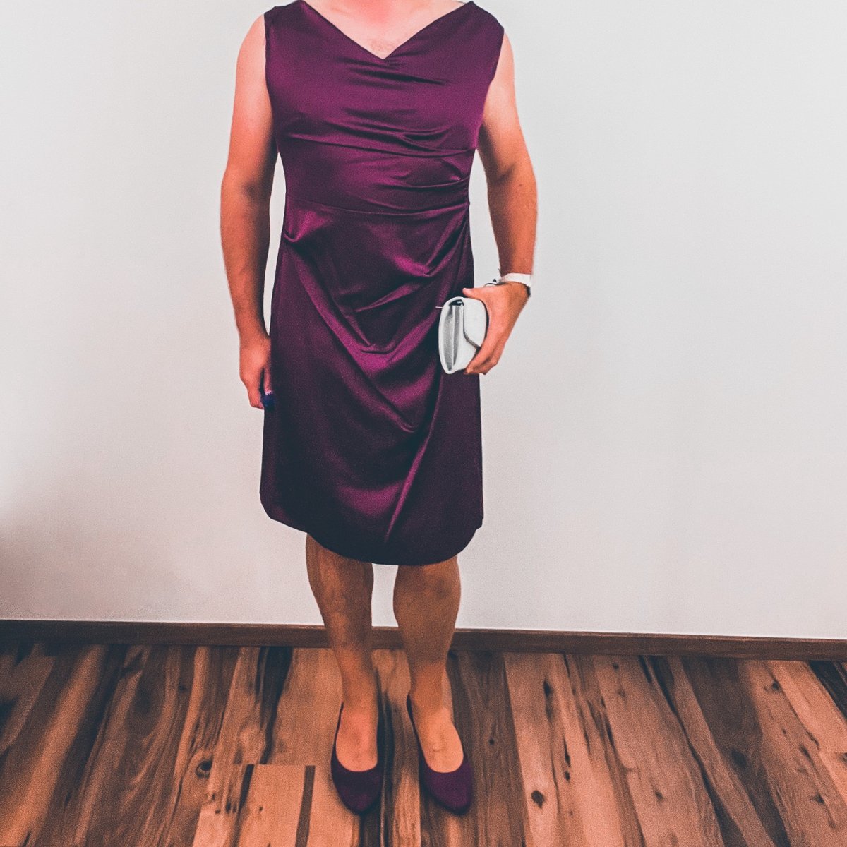 dermannimkleid's tweet photo. Let’s have a party tonight 🔥. Will you join?

#mannimkleid #mannträgtrock #mannträgtkleid #kleider #kleid #menweardressestoo #memweardress #mendress #menindresses #menindress #menindresseshavemorefun #femininmen https://t.co/YYtXXYGNZg