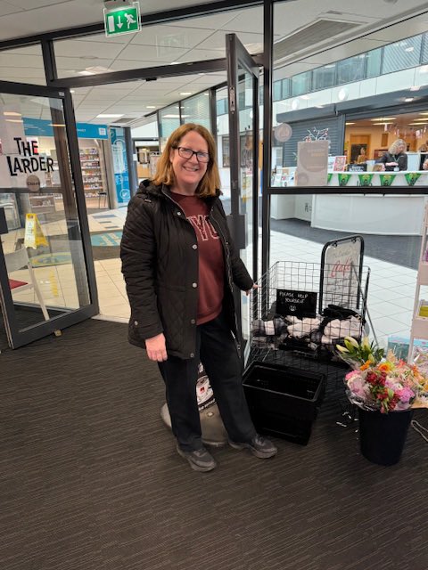The Larder (@lardertraining) on Twitter photo A huge thank you to <a href="/SocJustSSVPScot/">Social Justice & Poverty SSVP Scotland</a> in Broxburn for the kind donation of socks, hats, gloves and scarves 🧣
These items are free for collection at our cafe in Strathbrock Partnership Centre, Broxburn (while stocks last).
Helping to keep Broxburn warm this winter! ❄️ A huge thank you to <a href="/SocJustSSVPScot/">Social Justice & Poverty SSVP Scotland</a> in Broxburn for the kind donation of socks, hats, gloves and scarves 🧣
These items are free for collection at our cafe in Strathbrock Partnership Centre, Broxburn (while stocks last).
Helping to keep Broxburn warm this winter! ❄️
