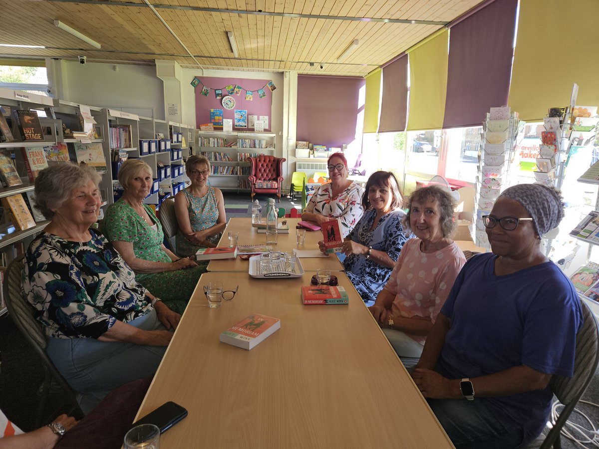 Earls Barton Library & Community Centre tweet media