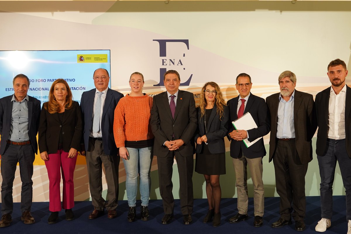 Nuestro subdirector, Fernando Antúnez, participa en el foro de la Estrategia Nacional de Alimentación junto al ministro de Agricultura, Luis Planas.