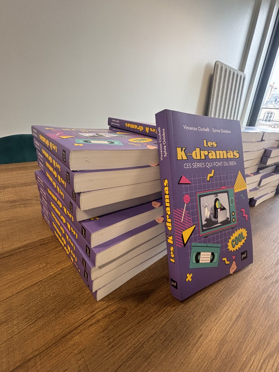VCicchelli's tweet image. Séance dédicace aux @editions_PUF @HeleneSancey de notre ouvrage "Les K-dramas, ces séries qui font du bien" (Puf, 2024) amazon.fr/k-dramas-ces-s…
