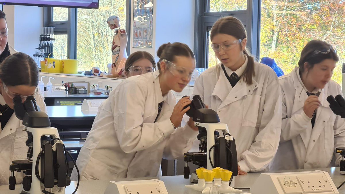 BanffAcademyBXA's tweet photo. Using pathways data from S3 Pathfinder, a group of our young people in S4 had the opportunity to experience a variety of workshops at RGU and NESCOL where they investigated Careers in the Health Care sector 👩🔬🧪 #growthsector #employability #pathways https://t.co/hCMMVSyAI4