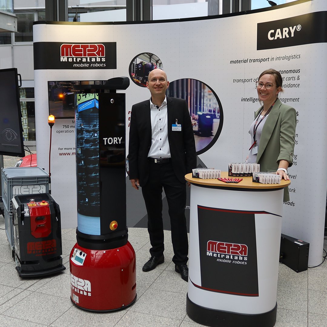 We are currently at the 6th Thuringian AI Forum in Erfurt!
which is showcasing solutions that Thuringian research and industry have to offer. In addition to various interesting discussions and exhibits to try out, the day is accompanied by several series of presentations.