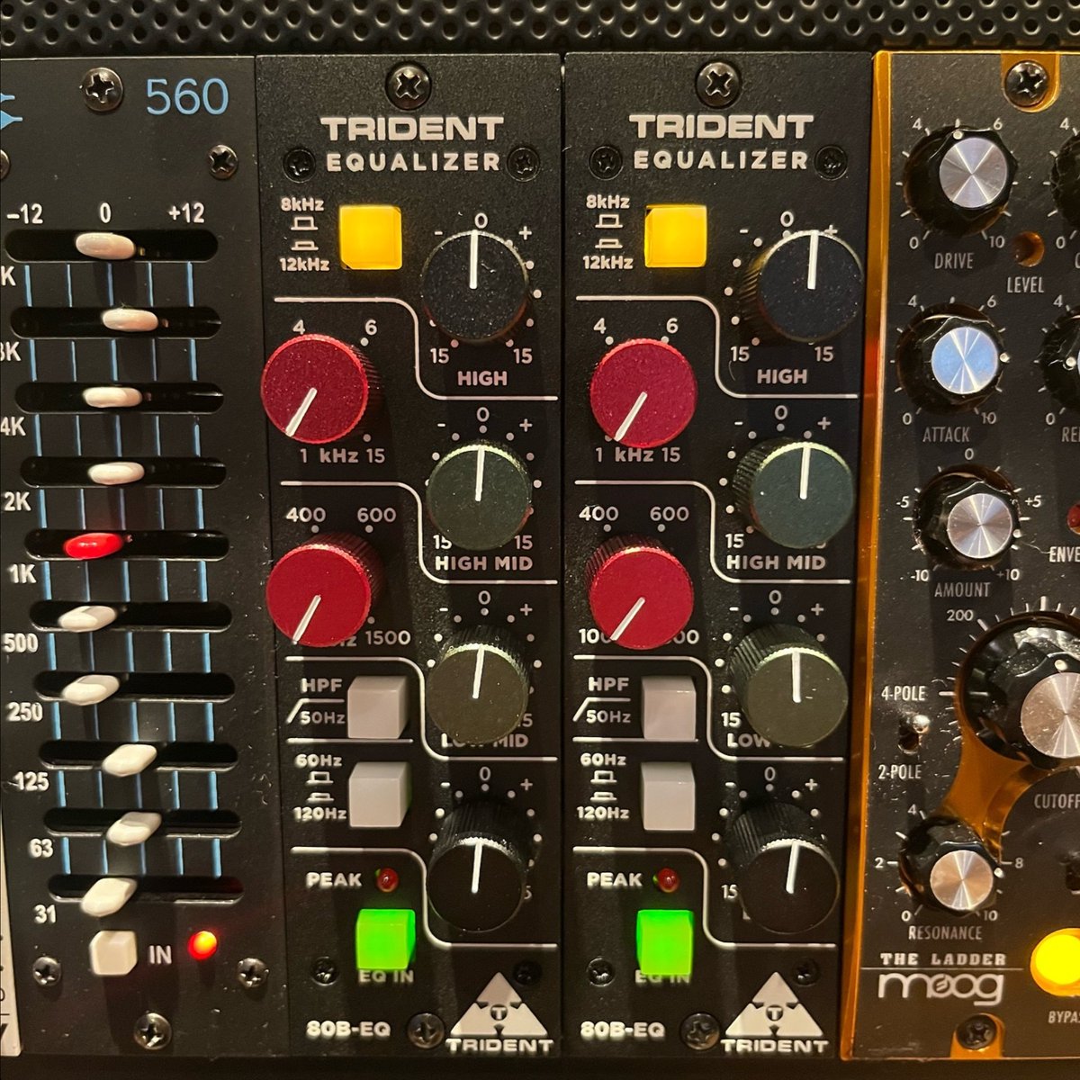 Trident_Audio's tweet photo. Repost 📸: @RarefiedRec 

A perfect pair of 500 Series 80B-EQs

#trident #tridentaudio #historyrefined #500series #analog #recordingstudio #trident80b #80beq #equalizer https://t.co/3HH8IGJ2IH