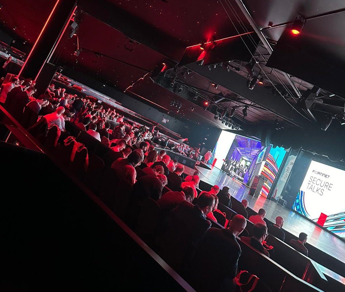 XiscoCanovas's tweet photo. Un placer hoy participar en #SecureTalks de @Fortinet. Hablando de Ciberseguridad, IA y Automatización para combatir las ciberamenazas. Con el Plan de Ciberseguridad invertimos 10M € en los próximos 5 años para elevar los mecanismos de ciberseguridad del @goib. @HisendaGOIB https://t.co/5d7LO7gGbQ