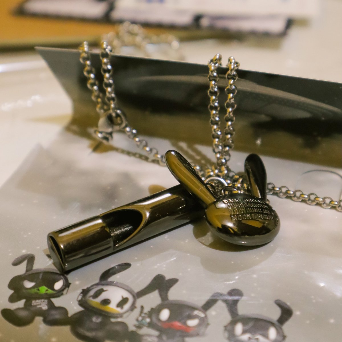forquokkaa's tweet photo. 💌 happy mail: salah satu best purchase of the year! 🎊

siapa sangka B.A.P bisa comeback di tahun 2024, dan bisa buy salah satu merch yang memorable banget!
—this whistle, worth to buy bangett, detailnya ituu lohh~ nama member, curtain call, and matoki!

gomawo kak @durenjae 💖 https://t.co/PRFK23osZ3