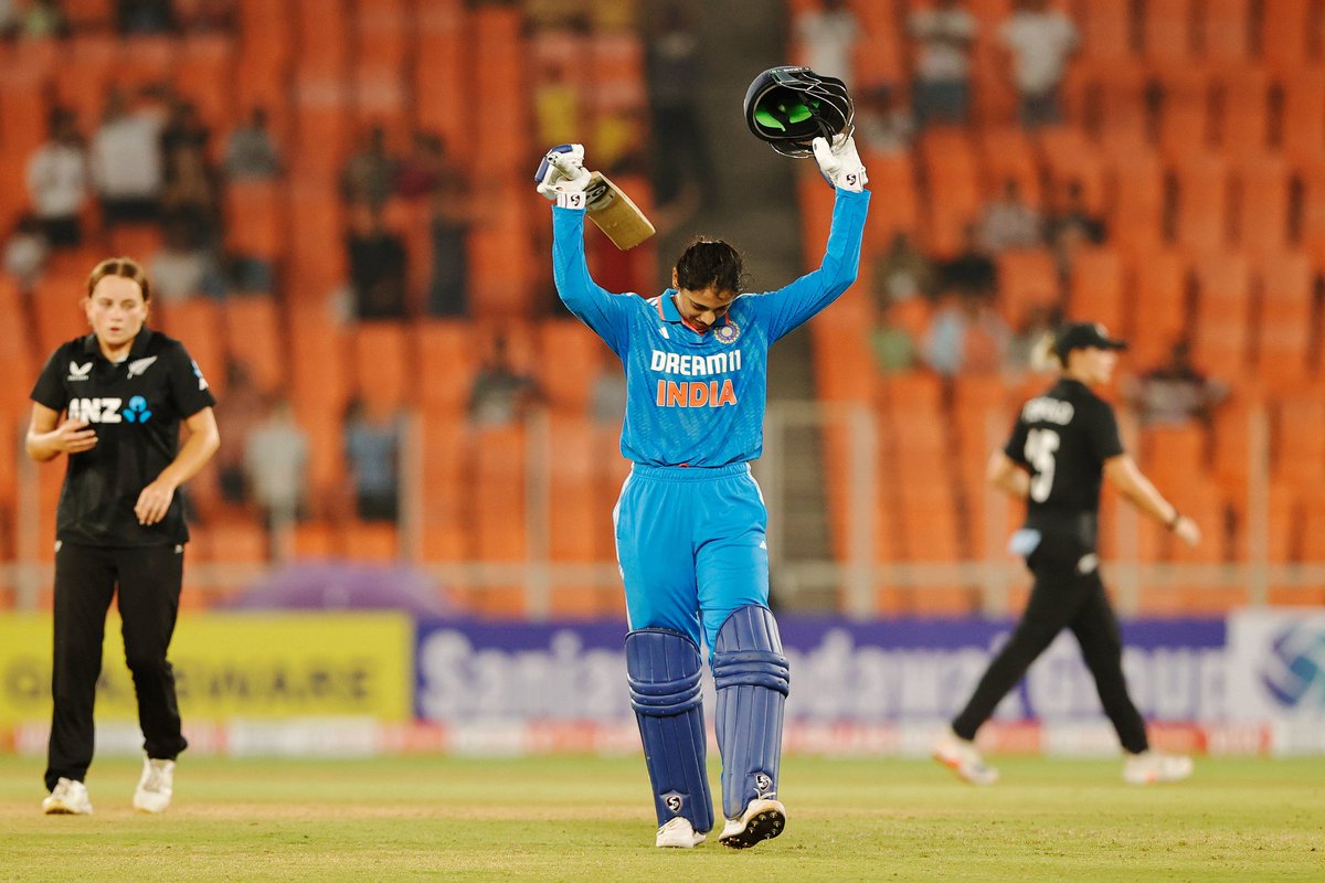 amar_nath1998's tweet photo. She did it finally ❤️ Well deserving century by Smriti Mandhana 🤩#INDvNZ https://t.co/6BTQwqkGfn