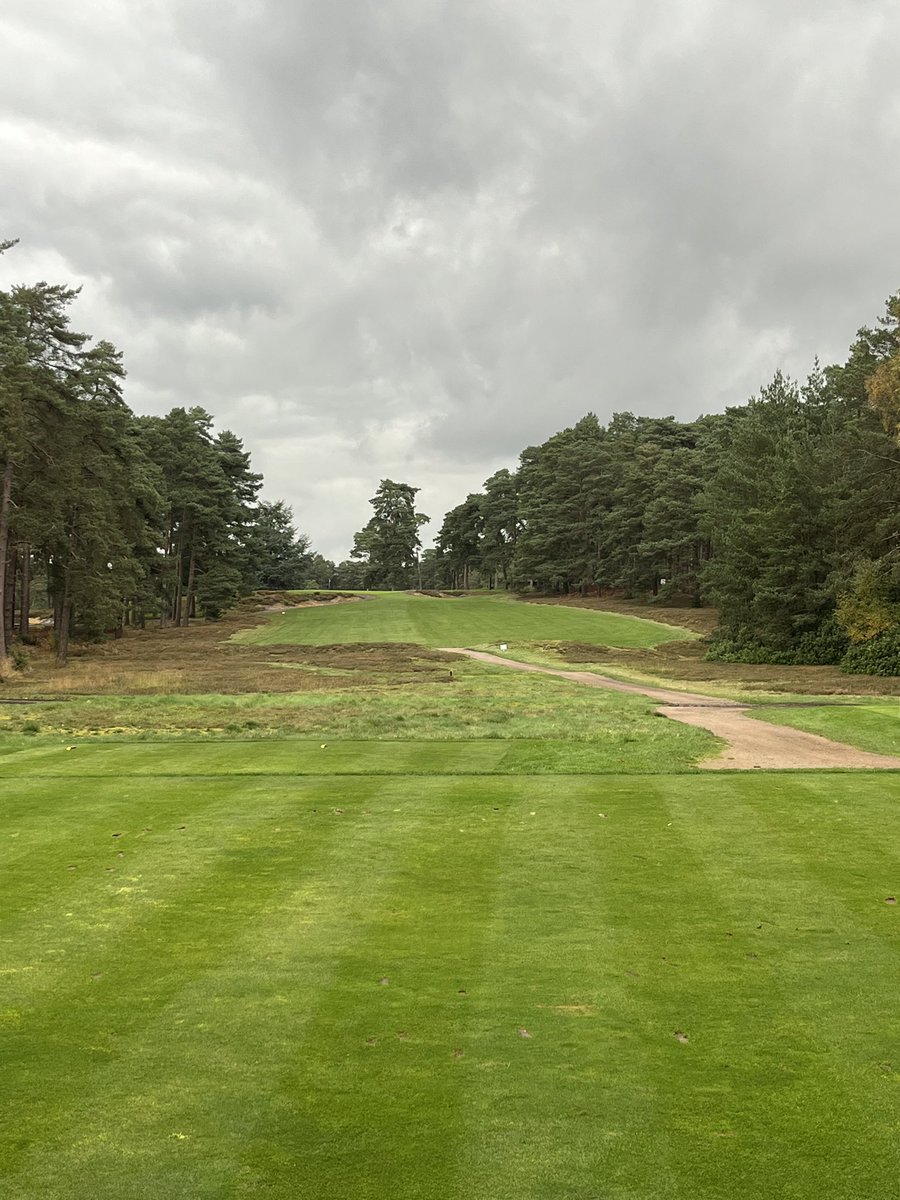 neily5555's tweet photo. course in great condition today my golf horrible #goodwalk https://t.co/h9FB4rj2uR