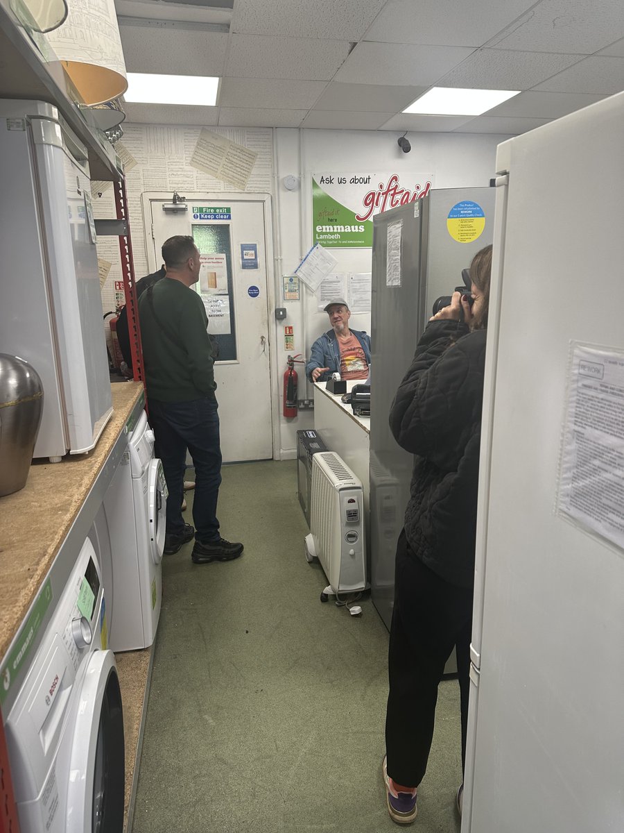 EmmausSLC's tweet photo. Our latest story is now live! 💚

We spoke to Neil about his recent interview with @crisis_uk and discussed the importance of volunteering during Crisis at Christmas. 

Link in bio.

#crisis #crisisatchristmas #volunteering https://t.co/aTHjQtUajK